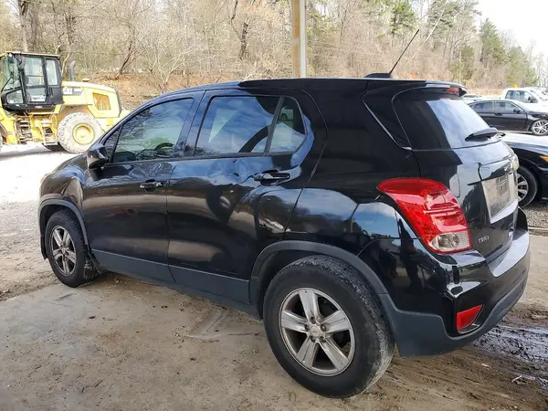 KL7CJKSB3LB076760 2020 CHEVROLET TRAX - Image 2