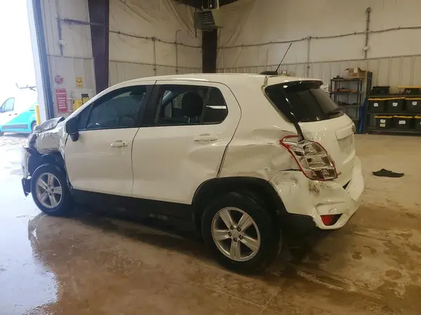 KL7CJKSB3LB083739 2020 CHEVROLET TRAX - Image 2