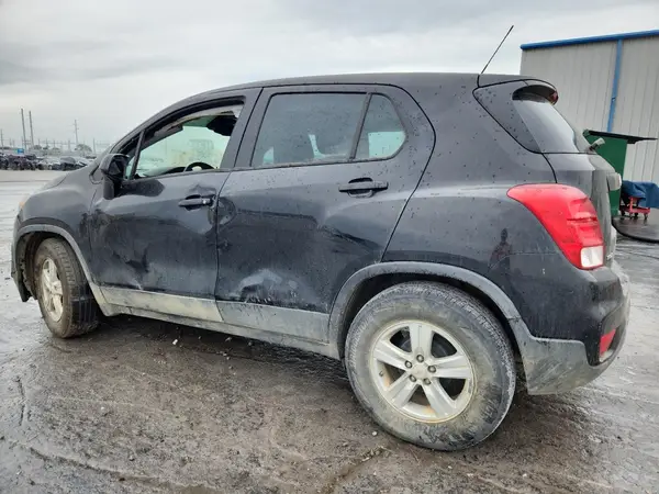 KL7CJKSB3LB085619 2020 CHEVROLET TRAX - Image 2