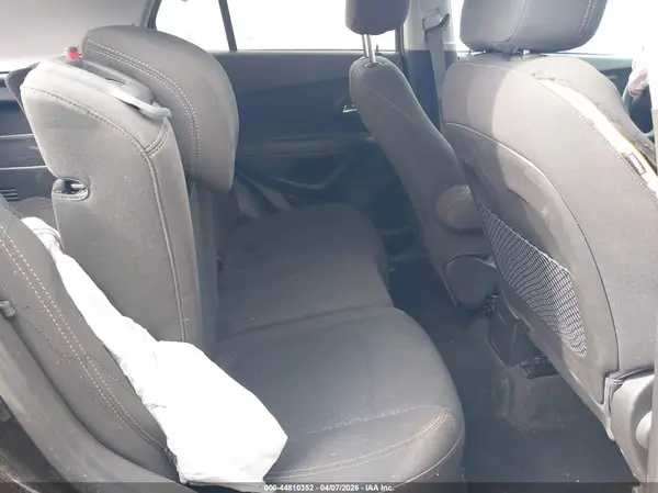 KL7CJKSB3LB086446 2020 CHEVROLET TRAX - Image 8