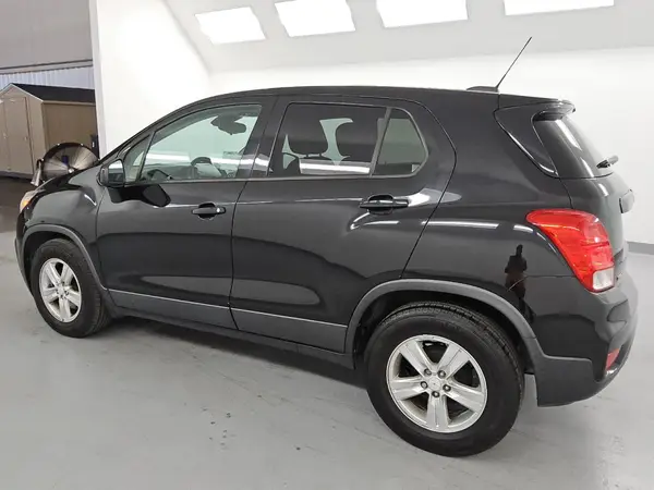 KL7CJKSB3LB092523 2020 CHEVROLET TRAX - Image 2