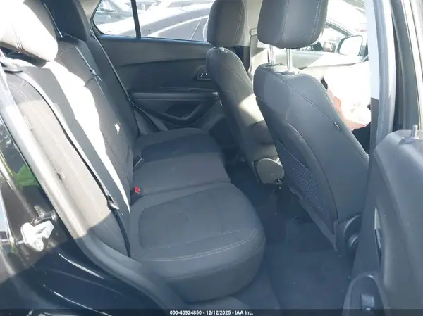 KL7CJKSB3LB093543 2020 CHEVROLET TRAX - Image 8