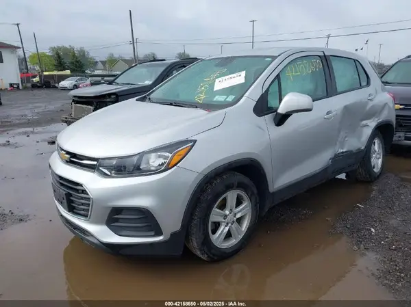 KL7CJKSB3LB310265 2020 CHEVROLET TRAX - Image 2