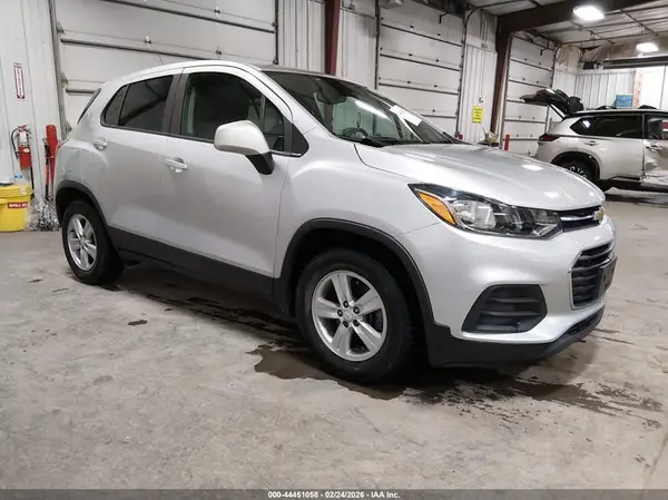 KL7CJKSB3LB311528 2020 CHEVROLET TRAX - Image 1