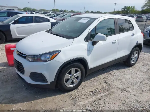 KL7CJKSB3LB314400 2020 CHEVROLET TRAX - Image 2
