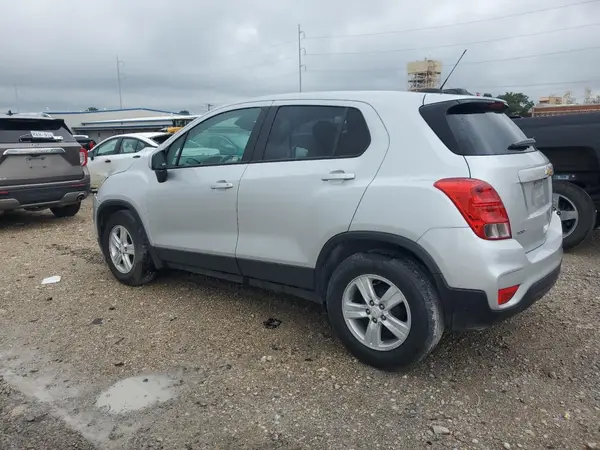 KL7CJKSB3LB315305 2020 CHEVROLET TRAX - Image 2