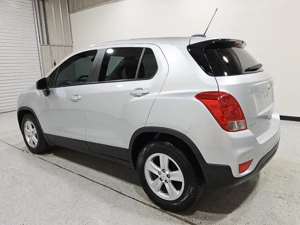KL7CJKSB3LB321766 2020 CHEVROLET TRAX - Image 2