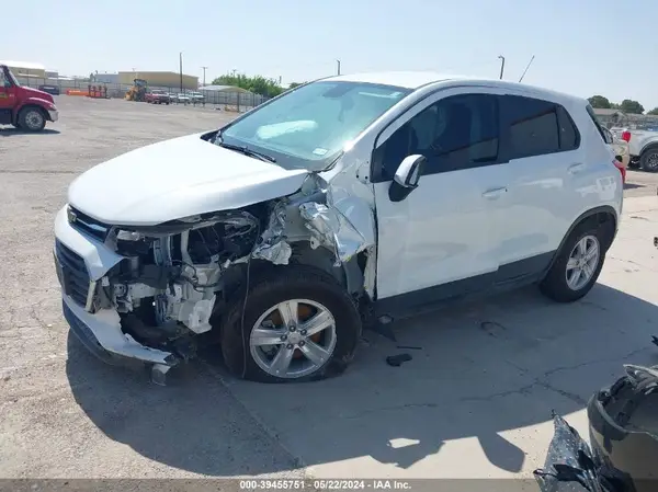 KL7CJKSB3LB325073 2020 CHEVROLET TRAX - Image 2