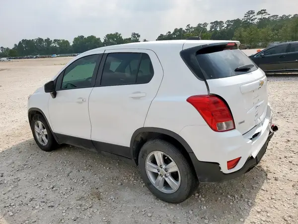 KL7CJKSB3LB326143 2020 CHEVROLET TRAX - Image 2