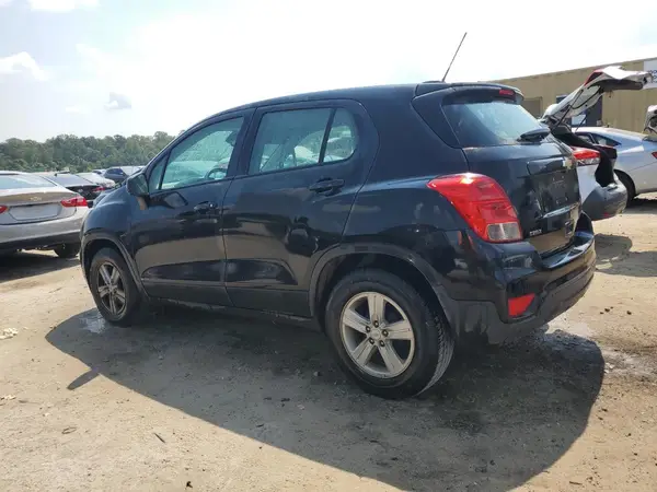 KL7CJKSB3LB329155 2020 CHEVROLET TRAX - Image 2