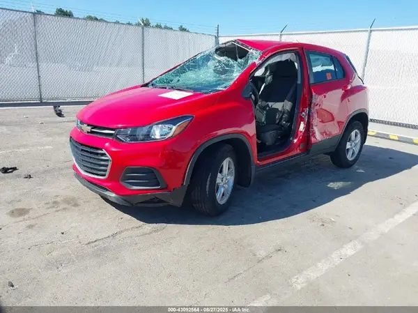 KL7CJKSB3LB333660 2020 CHEVROLET TRAX - Image 2