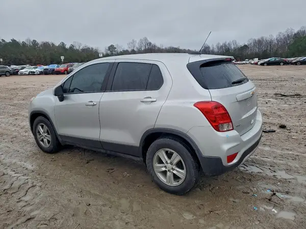KL7CJKSB3LB339345 2020 CHEVROLET TRAX - Image 2