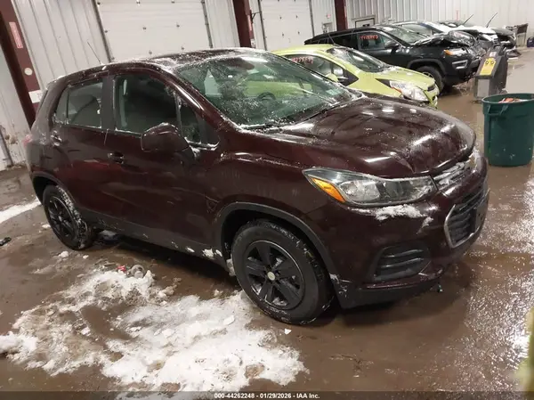 KL7CJKSB3LB346084 2020 CHEVROLET TRAX - Image 1