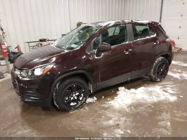 KL7CJKSB3LB346084 2020 CHEVROLET TRAX - Image 2