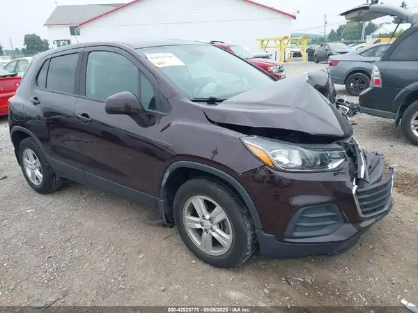 KL7CJKSB3LB349387 2020 CHEVROLET TRAX - Image 1