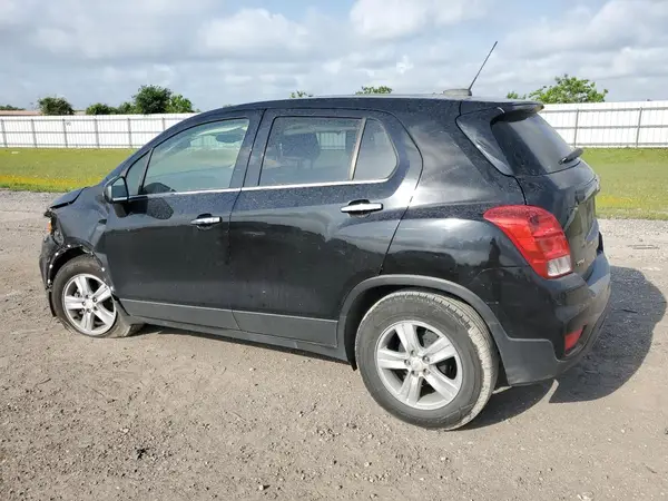 KL7CJKSB3MB300658 2021 CHEVROLET TRAX - Image 2