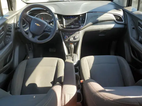KL7CJKSB3MB301227 2021 CHEVROLET TRAX - Image 8