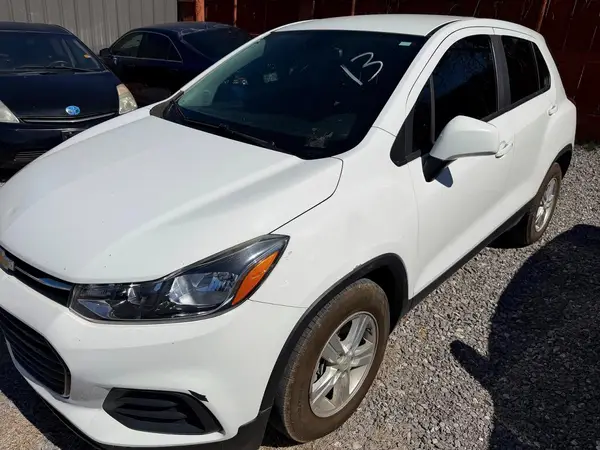 KL7CJKSB3MB302927 2021 CHEVROLET TRAX - Image 2