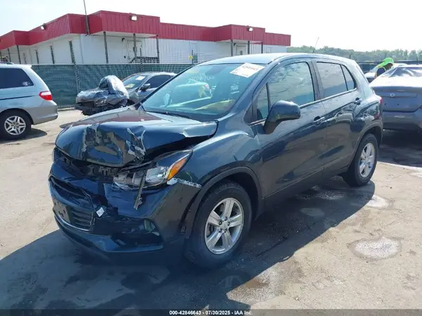 KL7CJKSB3MB304550 2021 CHEVROLET TRAX - Image 2