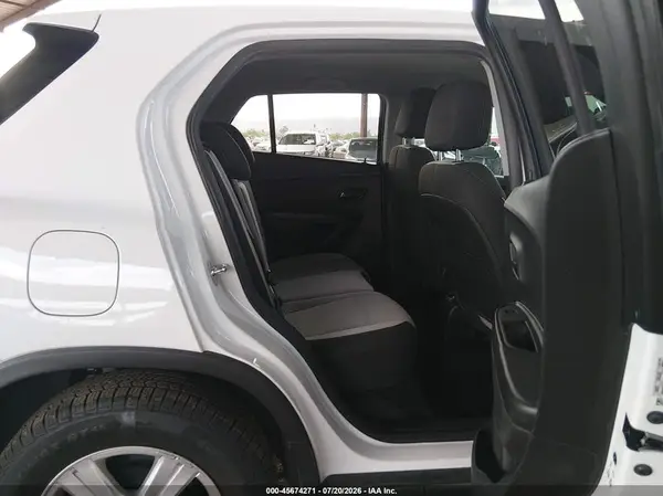 KL7CJKSB3MB305908 2021 CHEVROLET TRAX - Image 8