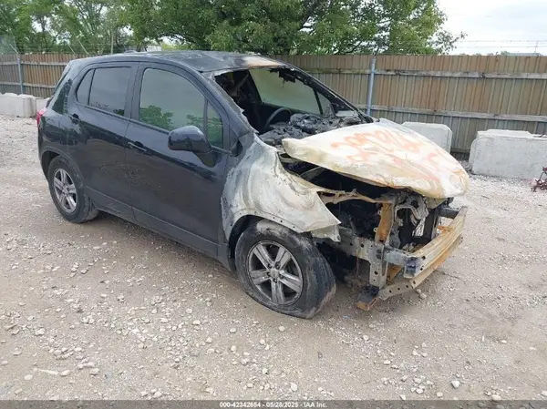 KL7CJKSB3MB313295 2021 CHEVROLET TRAX - Image 1
