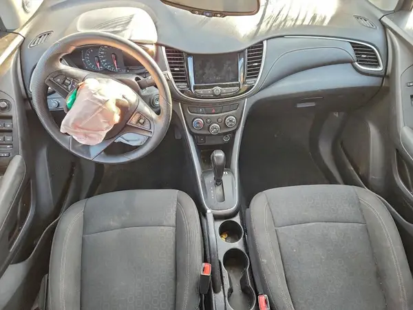 KL7CJKSB3MB319761 2021 CHEVROLET TRAX - Image 8