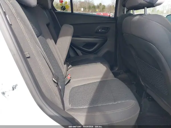 KL7CJKSB3MB327763 2021 CHEVROLET TRAX - Image 8