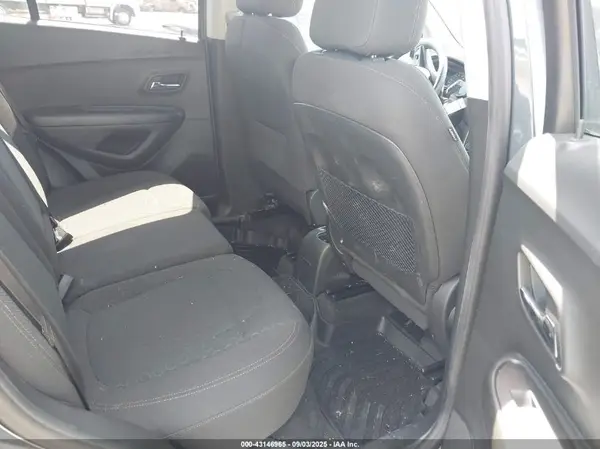KL7CJKSB3MB331828 2021 CHEVROLET TRAX - Image 8