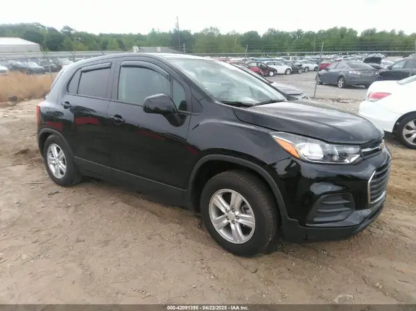 KL7CJKSB3MB332543 2021 CHEVROLET TRAX - Image 1