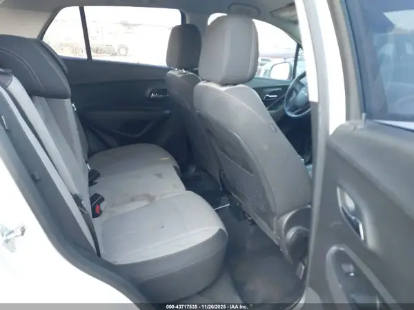KL7CJKSB4GB545442 2016 CHEVROLET TRAX - Image 8