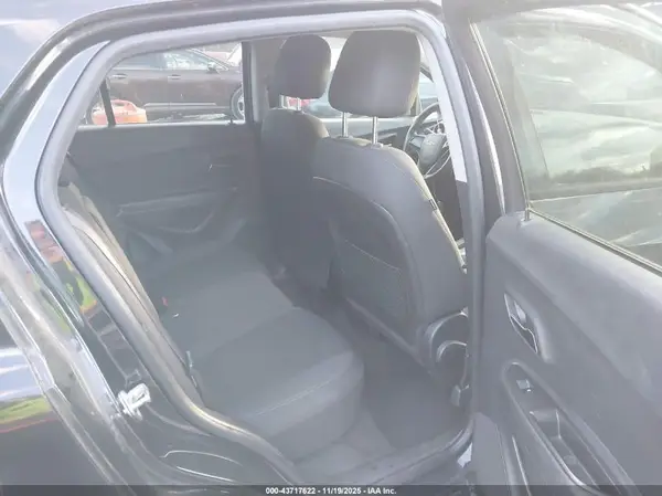KL7CJKSB4GB572656 2016 CHEVROLET TRAX - Image 8
