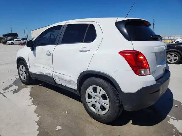KL7CJKSB4GB574360 2016 CHEVROLET TRAX - Image 2