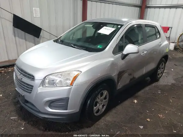 KL7CJKSB4GB582491 2016 CHEVROLET TRAX - Image 2