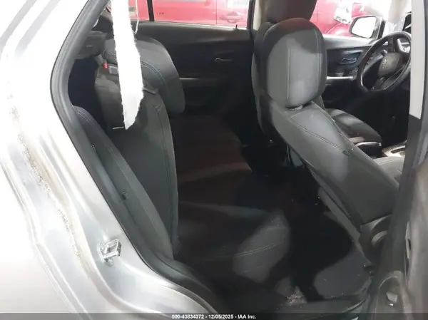 KL7CJKSB4GB582491 2016 CHEVROLET TRAX - Image 8