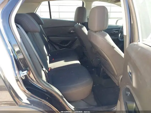 KL7CJKSB4GB606126 2016 CHEVROLET TRAX - Image 8
