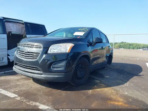 KL7CJKSB4GB616090 2016 CHEVROLET TRAX - Image 2