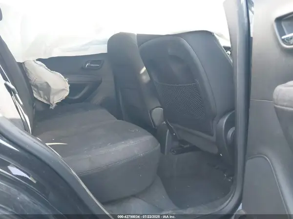 KL7CJKSB4GB616090 2016 CHEVROLET TRAX - Image 8