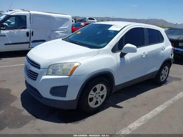 KL7CJKSB4GB631981 2016 CHEVROLET TRAX - Image 2
