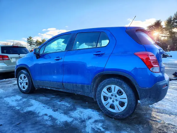 KL7CJKSB4GB707117 2016 CHEVROLET TRAX - Image 2