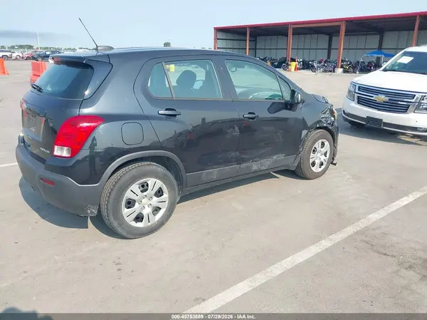 KL7CJKSB4GB712933 2016 CHEVROLET TRAX - Image 2