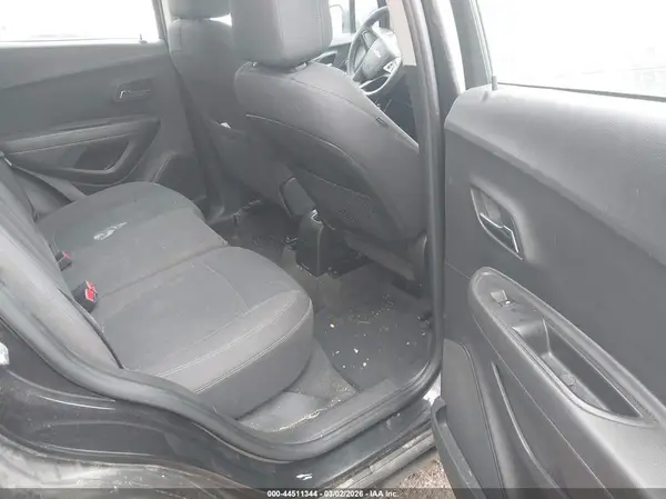 KL7CJKSB4GB729716 2016 CHEVROLET TRAX - Image 8