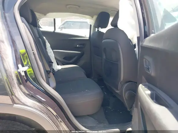 KL7CJKSB4GB735953 2016 CHEVROLET TRAX - Image 8