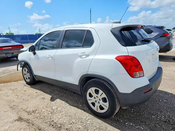 KL7CJKSB4GB760688 2016 CHEVROLET TRAX - Image 2