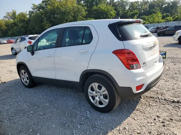 KL7CJKSB4HB063927 2017 CHEVROLET TRAX - Image 2