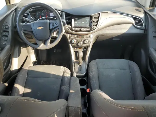 KL7CJKSB4HB063927 2017 CHEVROLET TRAX - Image 8