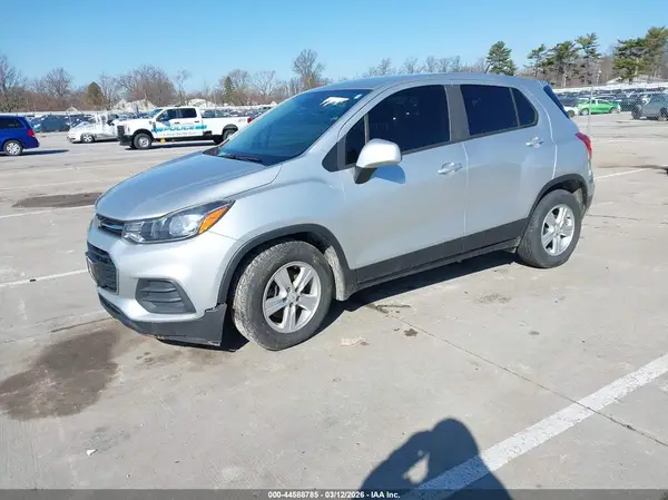 KL7CJKSB4HB103620 2017 CHEVROLET TRAX - Image 2