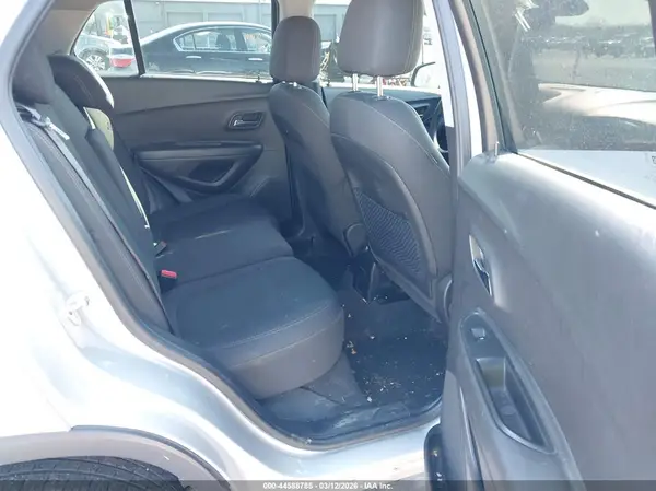 KL7CJKSB4HB103620 2017 CHEVROLET TRAX - Image 8