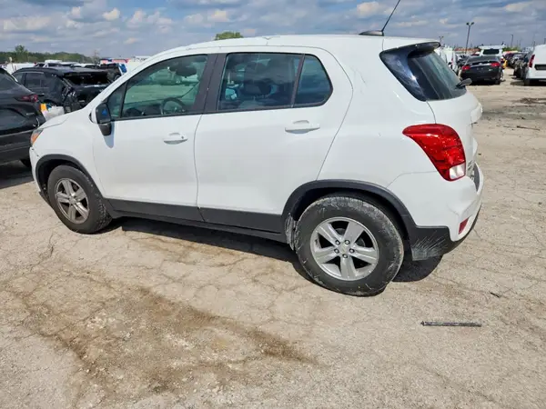 KL7CJKSB4HB129781 2017 CHEVROLET TRAX - Image 2