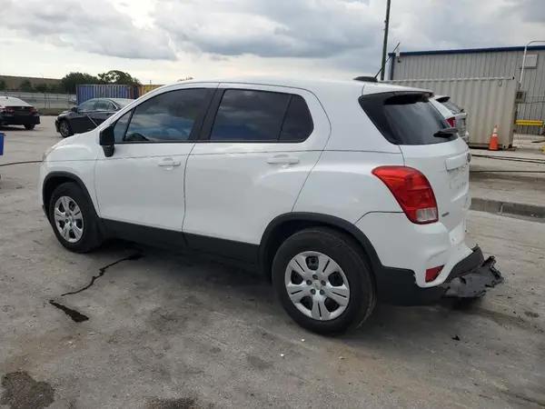 KL7CJKSB4HB130039 2017 CHEVROLET TRAX - Image 2