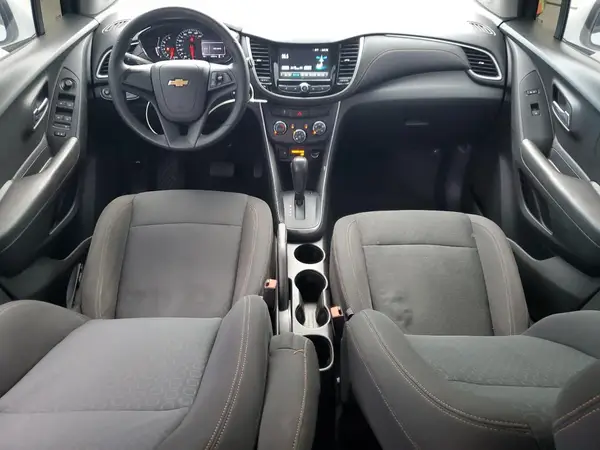 KL7CJKSB4HB130039 2017 CHEVROLET TRAX - Image 8